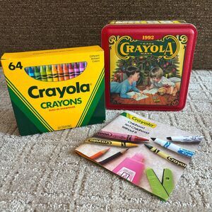 Crayola Crayon 1992 Vintage Holiday Christmas Tin New Retired Colors Crayons 90s